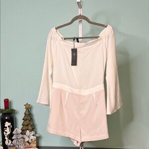 BCBGMaxAzria Off-White Long Sleeve Romper